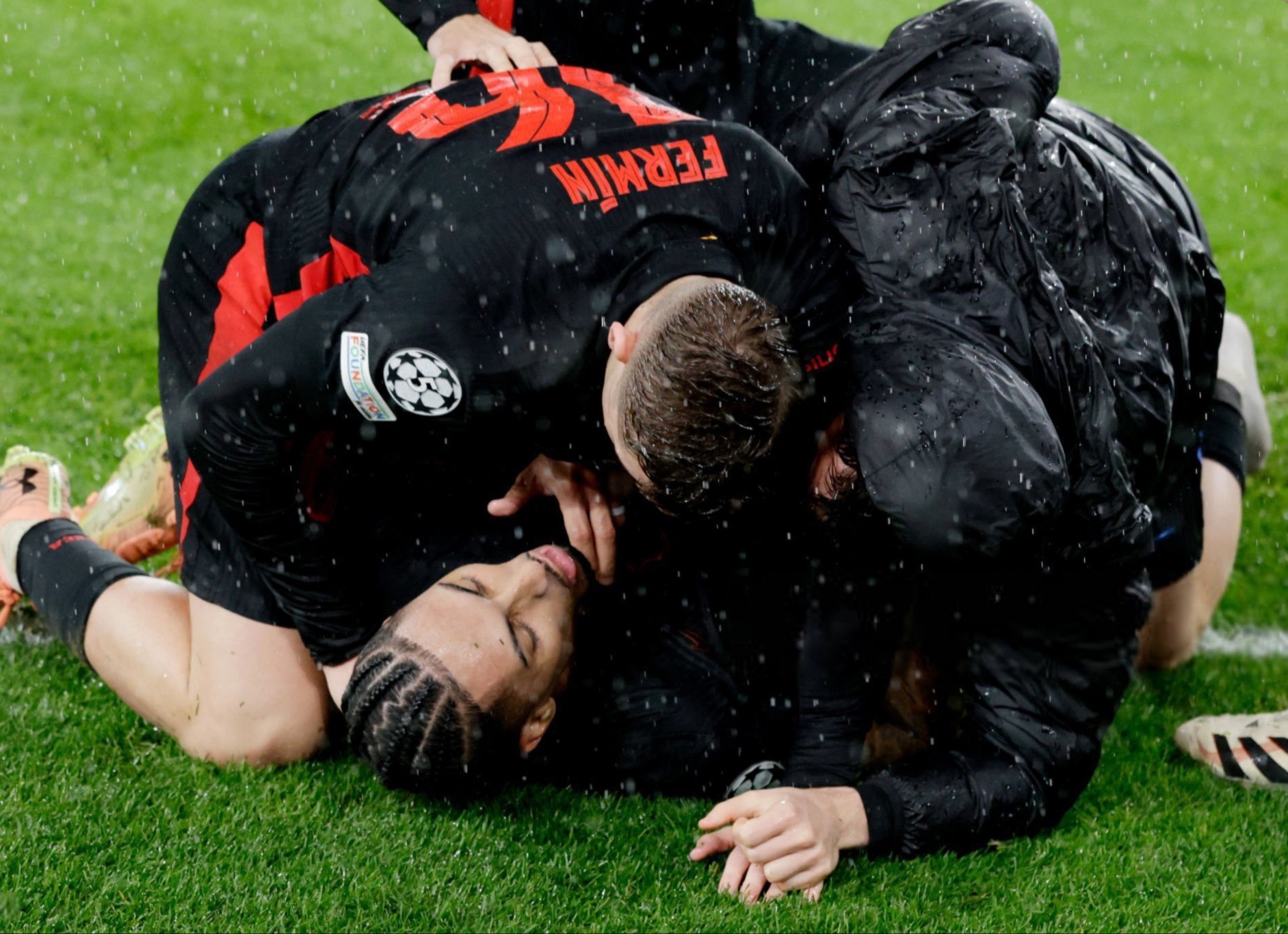 集结日欧冠焦点战,比利亚雷亚尔迎来里程碑,目标明确,医务组通报恢复的简单介绍 集结日欧冠焦点战,比利亚雷亚尔迎来里程碑,目标明确,医务组通报恢复的简单介绍