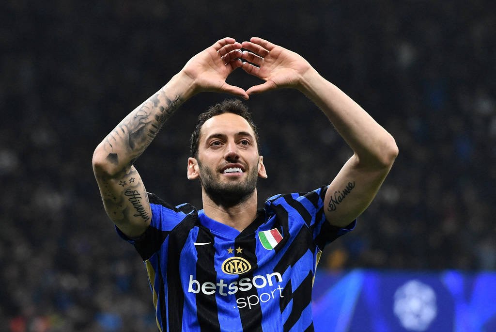 爱游戏体育-关于费耶诺德发布备战花絮，集结日手感冰凉，欧冠任务艰巨，球探报告显示潜力的信息