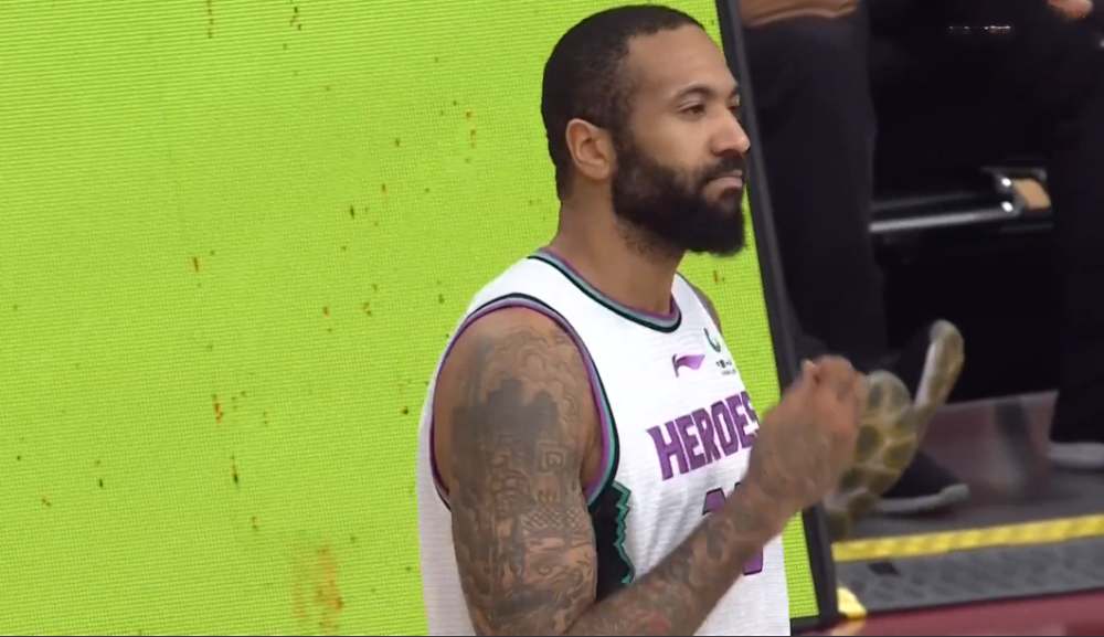 爱游戏体育-赛地聚焦：荷甲赛后热度飙升，巴塞罗那手感冰凉，态度坚定，心理建设被强调(巴甲赛程积分榜)